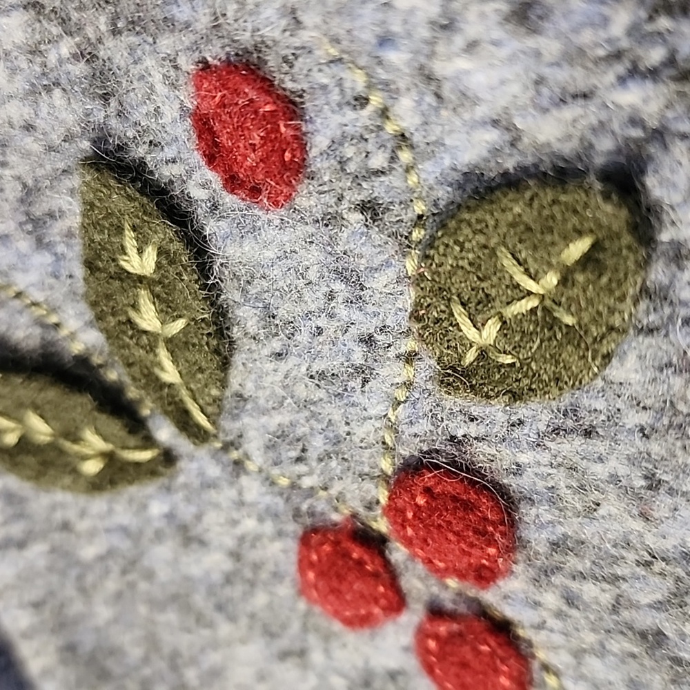 Handmade Two-Tone Blue‎ Embroidered Fwlted Wool Holly Berry Shoulder Bag Purse - Picture 3 of 7